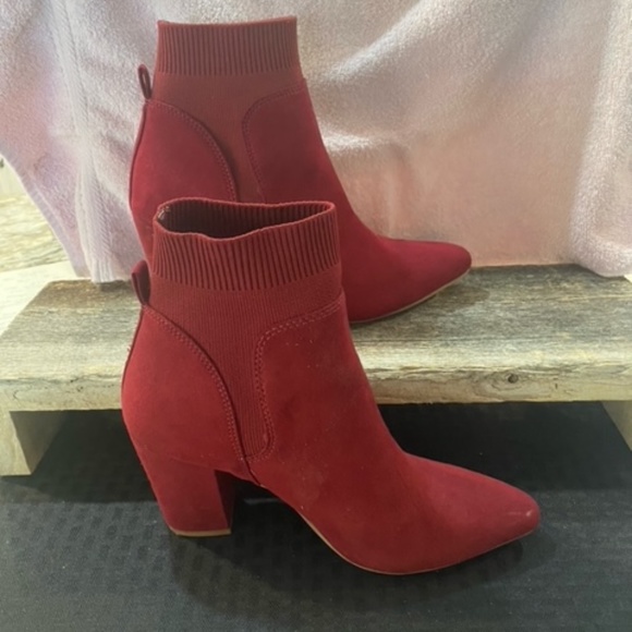 Red Suede Boot shoes Size 6.5 - Picture 7 of 12
